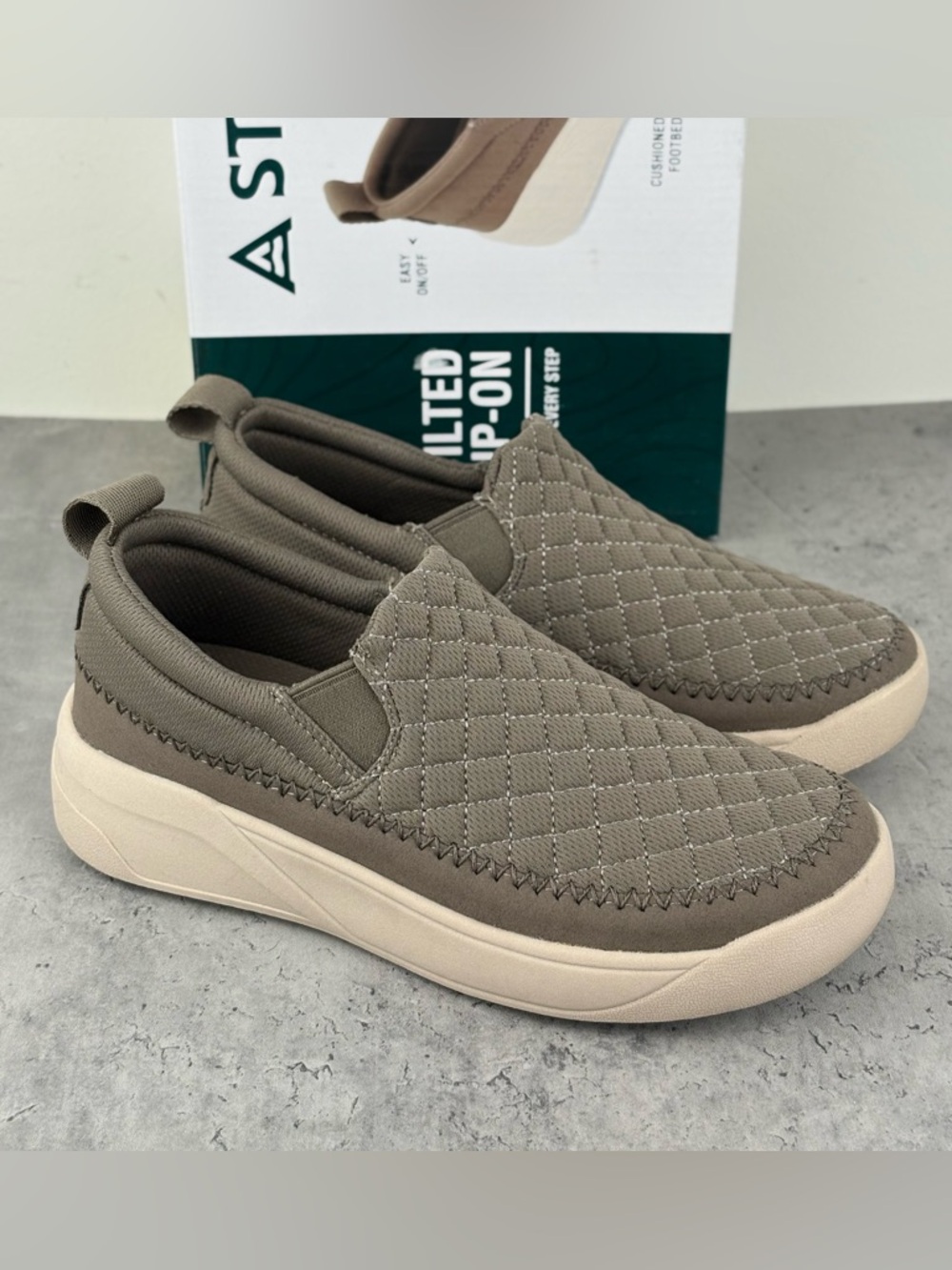 Staheekum Women’s Quilted Slip On Shoes Size 6 Taupe Comfort Tan Worn Once W/box